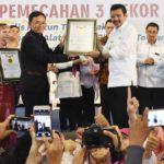 Tiga Rekor MURI Diraih, Tengku Erry Dianugerahi Bapak Literasi