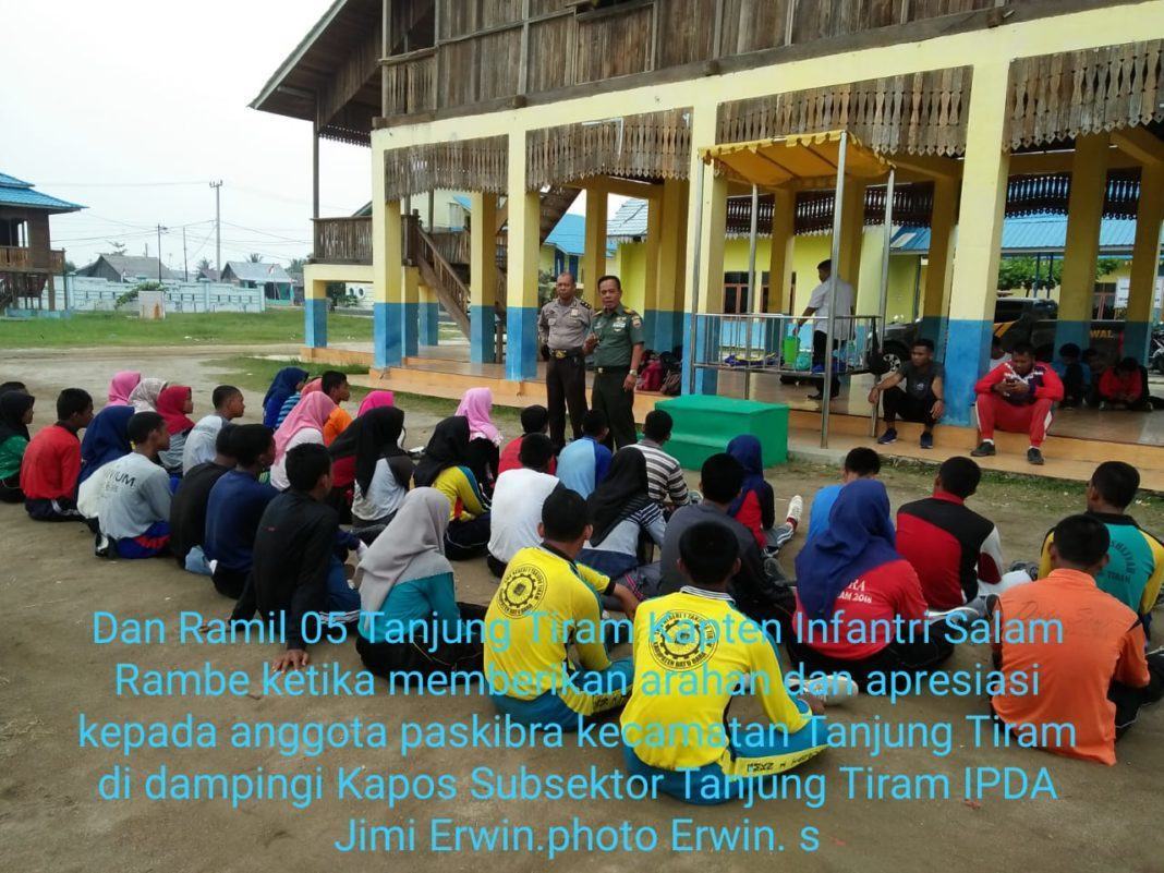 Danramil 05 Dan Kapos Subsektor Tanjung Tiram Apresiasi Anggota Paskibra