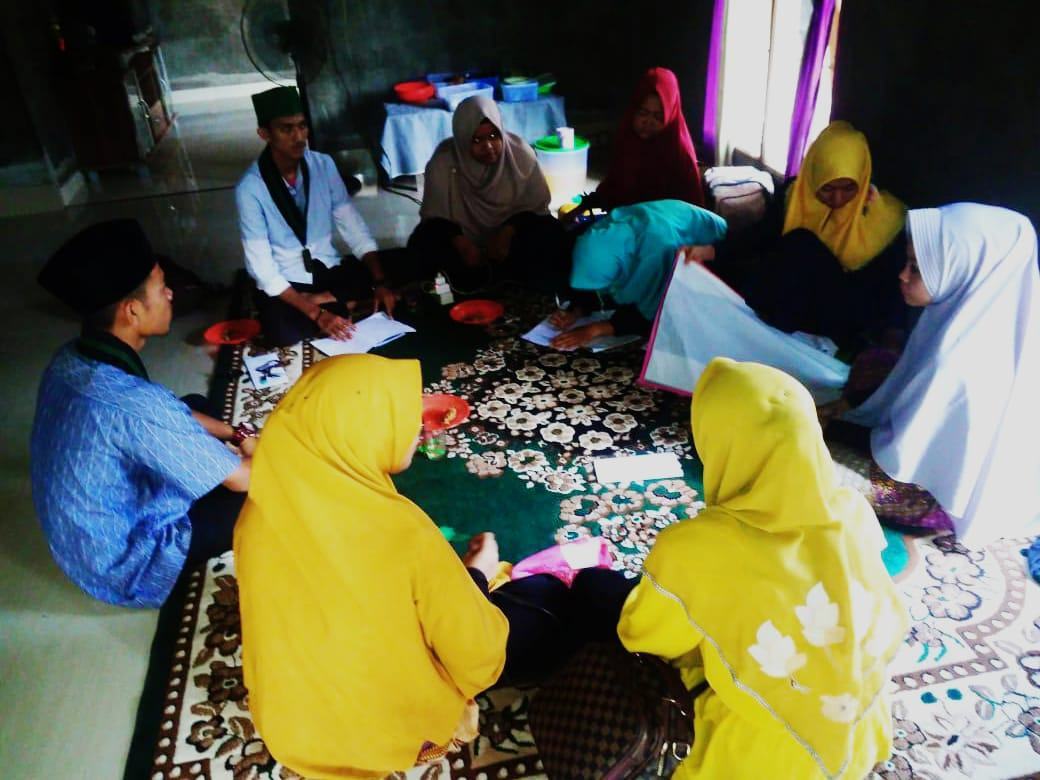 HMI Tarbiyah STAI JM Tanjung Pura, Adakan Pelatihan Kerajinan Tangan