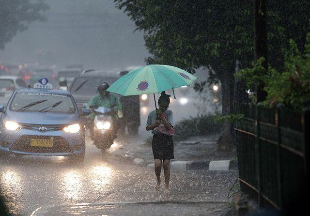 Besok, Sejumlah Daerah Berpotensi Hujan Lebat Disertai Petir, Bagaimana di Sumatera!