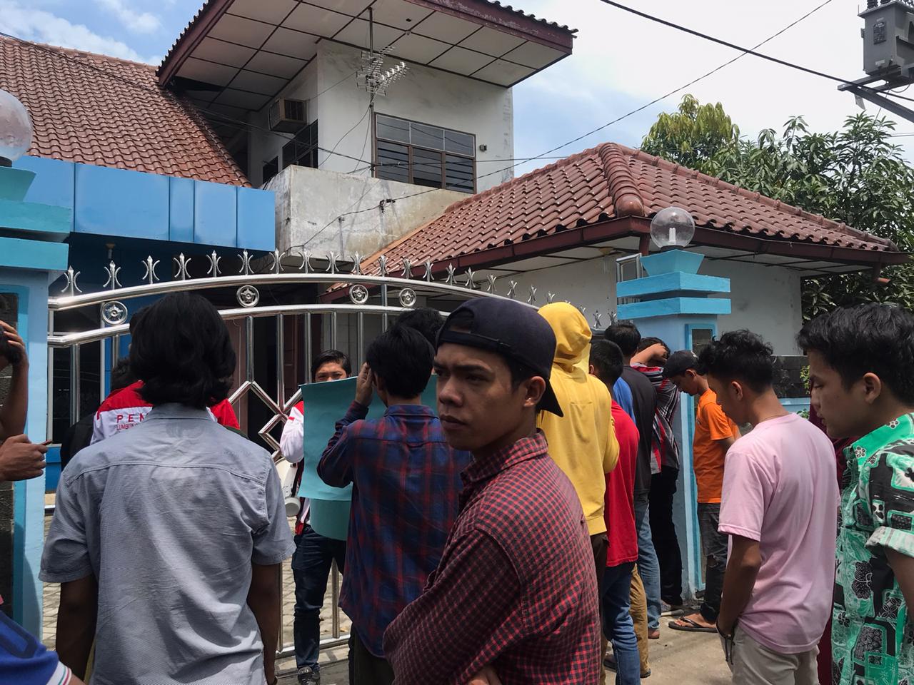 Pemuda LIRA Medan, Menggeruduk Kantor Dinas Perikanan dan Kelautan Sumut