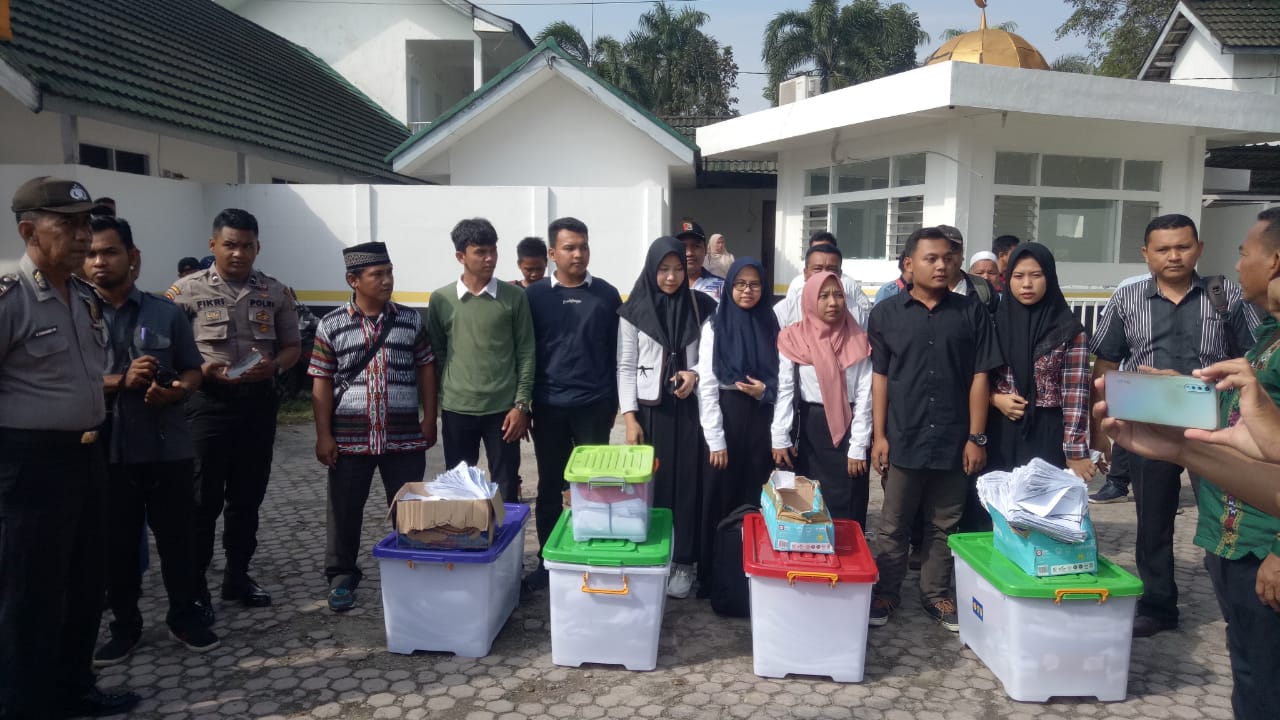 Pilkada Serentak 2020, Akhyar-Saiful Serahkan 27 Ribu Dukungan ke KPUD Labuhanbatu