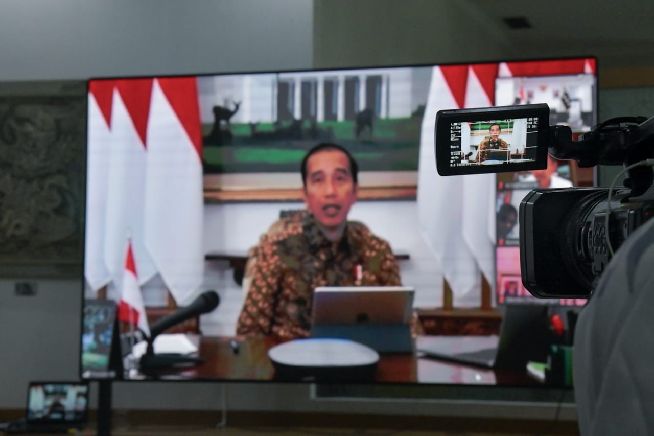 Presiden Jokowi Minta Gunakan APD Produk Dalam Negeri