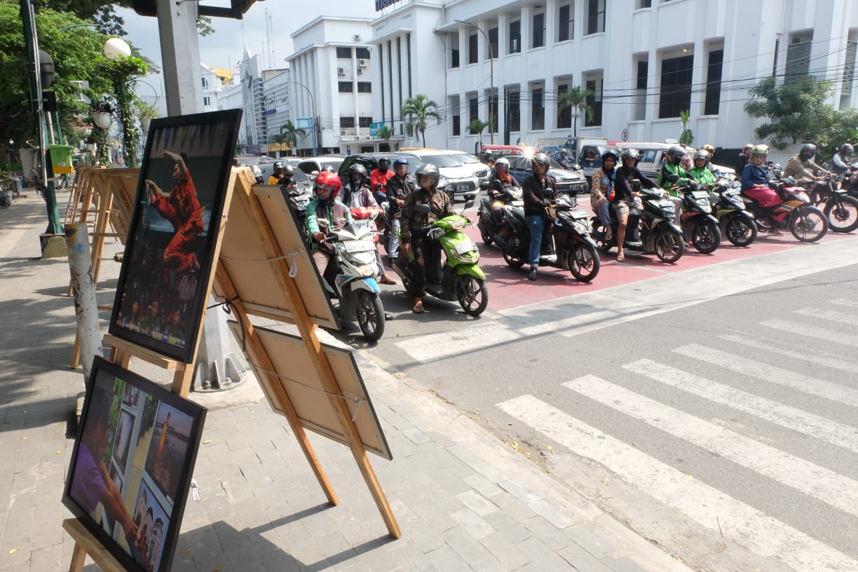 HUT Ke-16 PFI Medan, Foto Berkelas Dunia Mejeng di Merdeka Walk
