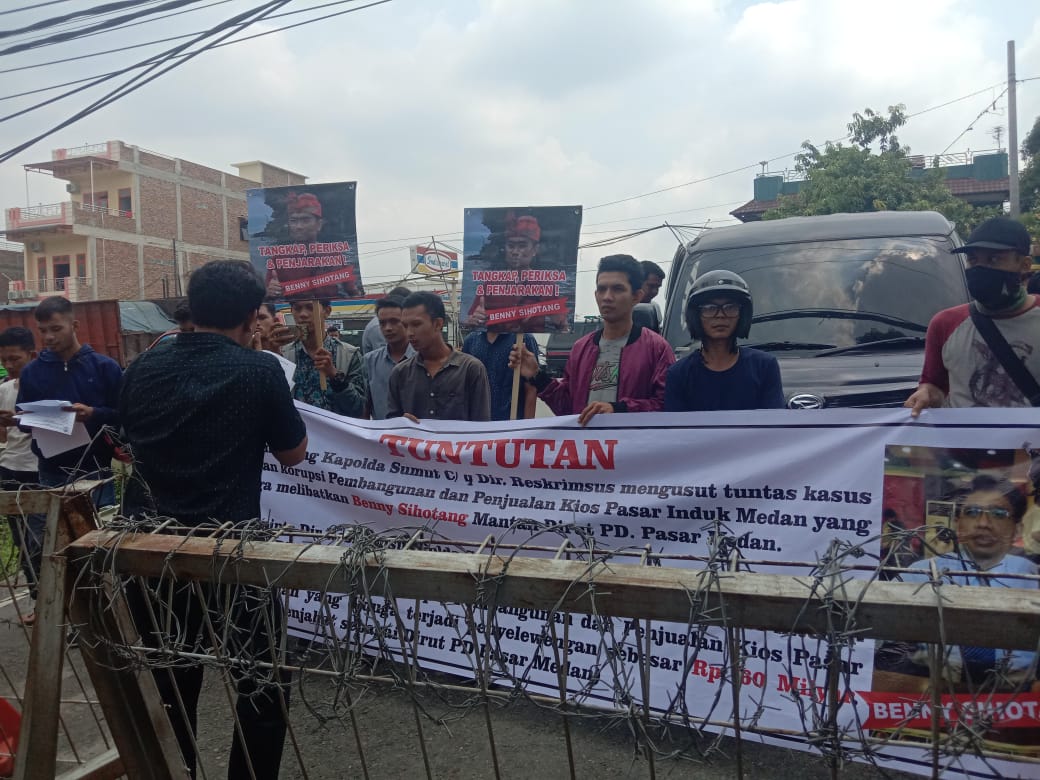 Mahasiswa Demo Polda Sumut, Minta Usut Dugaan Korupsi Pembangunan Pasar Induk Medan