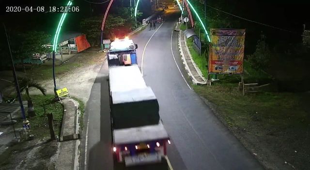 Niat Ingin Memberhentikan Truck, Seorang Pejalan Kaki di Banjar Tewas Terlindas