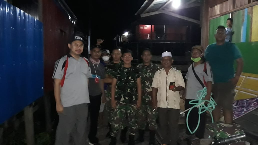 Pejuang Islam Nusantara Papua bersama Pujasuma, TNI dan Polri Melakukan Penyemprotan Disinfektan
