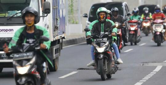 Buruh Protes Keras, Jokowi Dinilai Manjakan Ojol