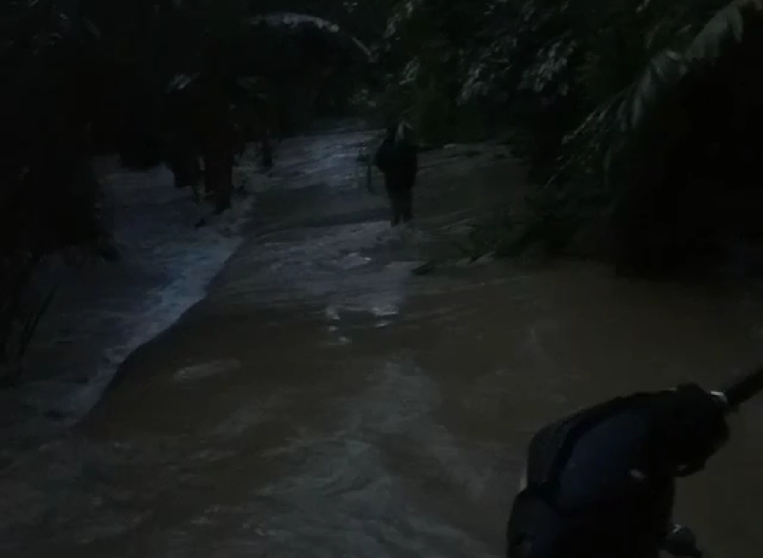 Hujan Deras, Sungai di Kawasan Masjid Tertua di Kabupaten Langkat Meluap