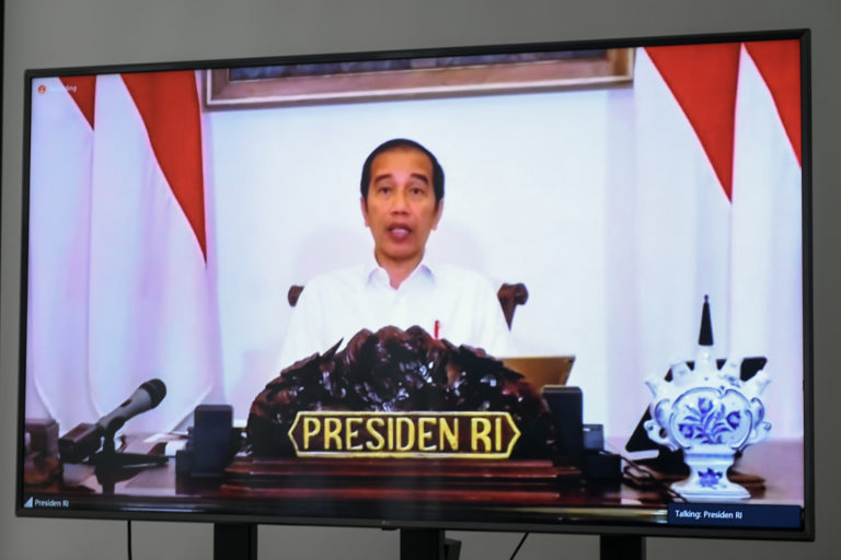 Jokowi Serukan Produksi APD Massal