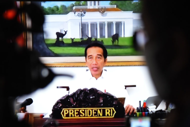 Presiden Jokowi Minta PSBB di 4 Provinsi dan 22 Kabupaten/Kota Diterapkan Secara Ketat