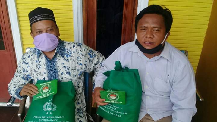 Pejuang Islam Nusantara Labuhanbatu Raya, Menyalurkan Bantuan, Berbagi Masker dan Stiker