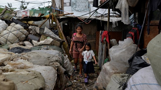 Bank Dunia Sebut Bansos Tak Mempan Kurangi Kemiskinan di Tengah Pandemi