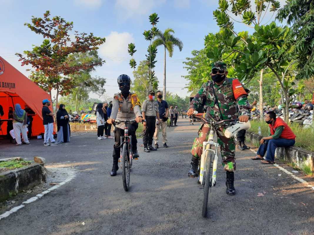 Kapolres Banjar, Pantau Pelaksanaan Swab Test Gunakan Sepeda