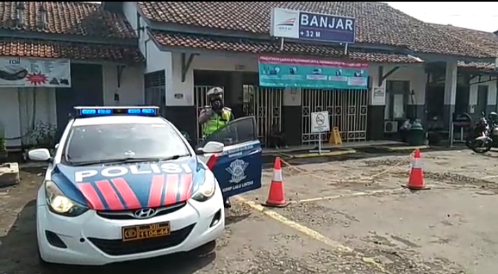 Polres Banjar, Laksanakan Public Speaking di Stasiun Kereta Api