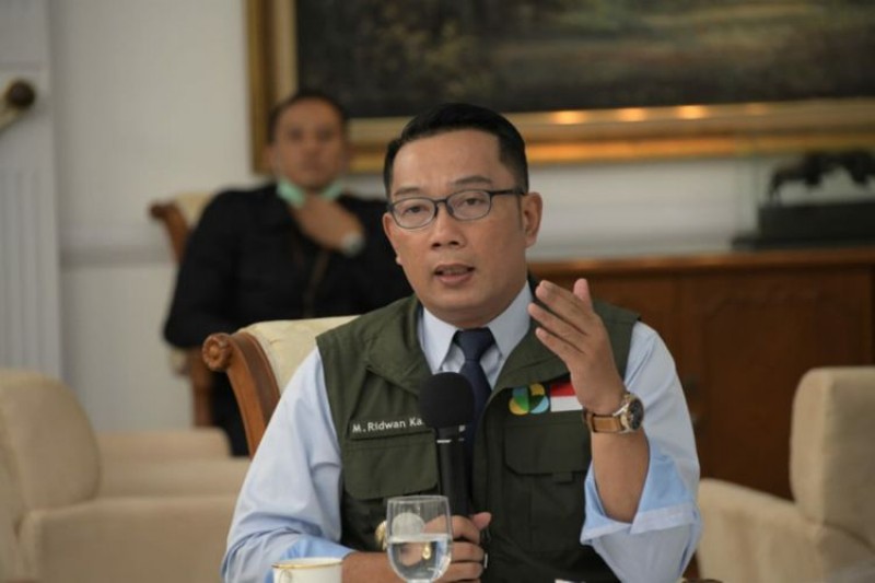 Gubernur Jawa Barat, Ridwan Kamil Gratiskan Iuran SMA/SMK