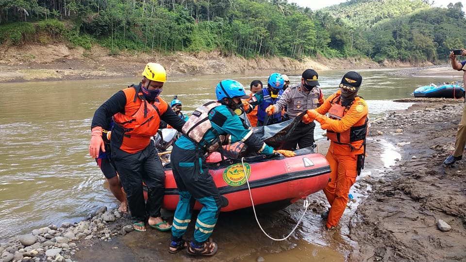 Warga Tenggelam di Sungai Ciwulan, Tim SAR Temukan Korban dalam Keadaan Meninggal Dunia