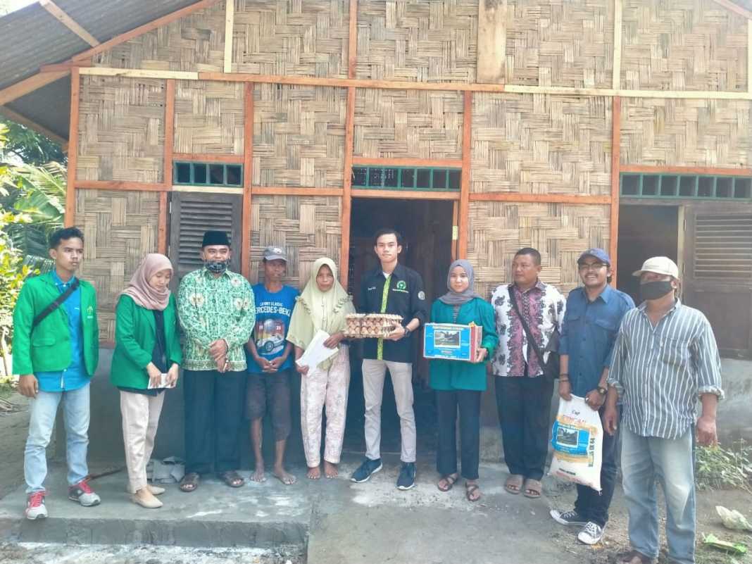 Aliansi Mahasiswa Langkat, Bagikan Donasi Hasil Penggalangan Dana di 3 Desa Kecamatan Hinai