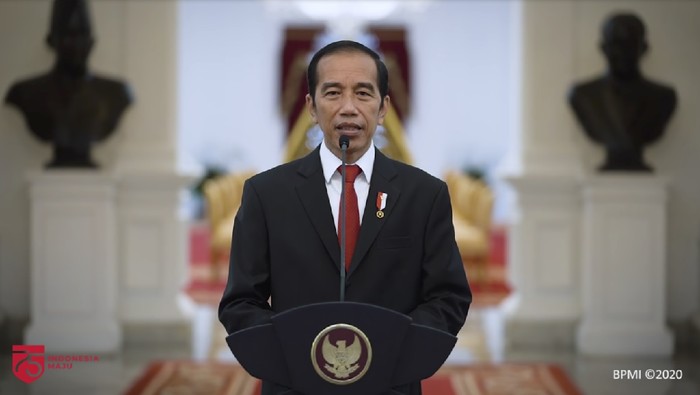 Jokowi Lantik 4 Peraih Adhi Makayasa 2020 dari TNI-Polri