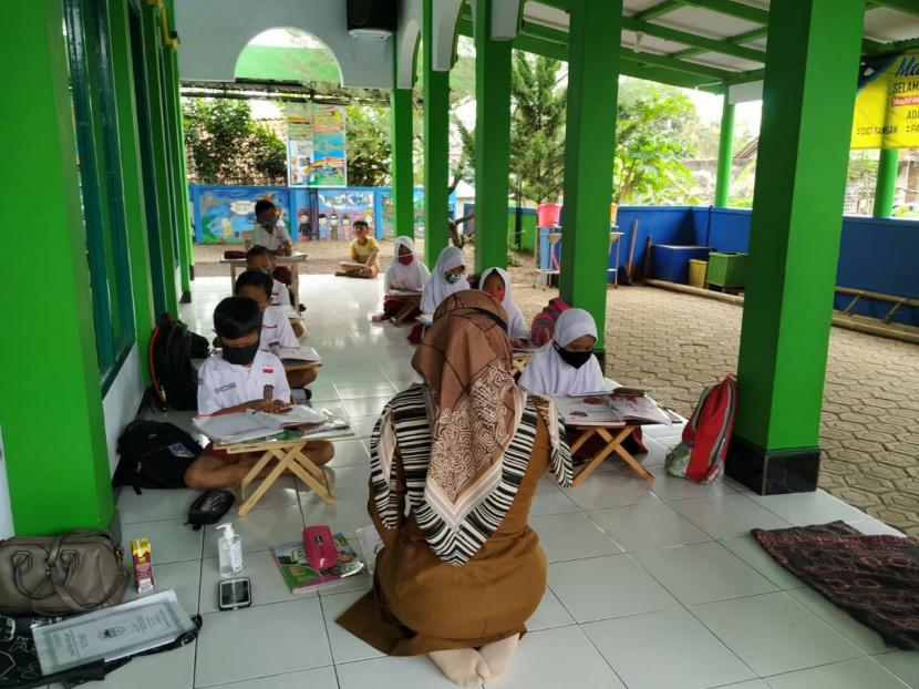 DMI Minta Masjid Se Indonesia Pasang WIFI untuk Belajar Online Siswa