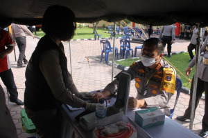 Jelang Hut Polwan Ke-72, Polresta Deli Serdang Laksanakan Bakti Sosial dengan Donor Darah