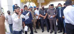 Demo di Kantor DPRD Batu Bara, IMABARA Minta Usut Dugaan Penyelewengan BPNT (2)