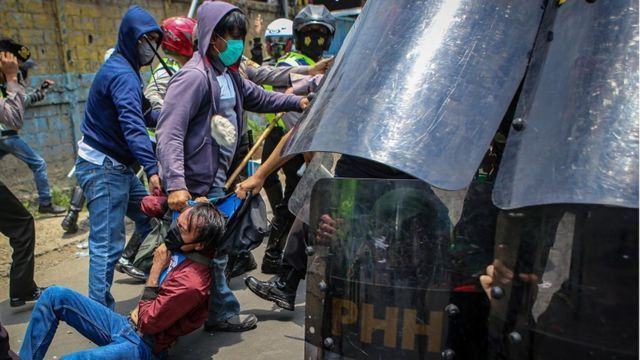 Polisi Klaim Amankan 1.000 Perusuh saat Demo Tolak UU Cipta Kerja di Jakarta