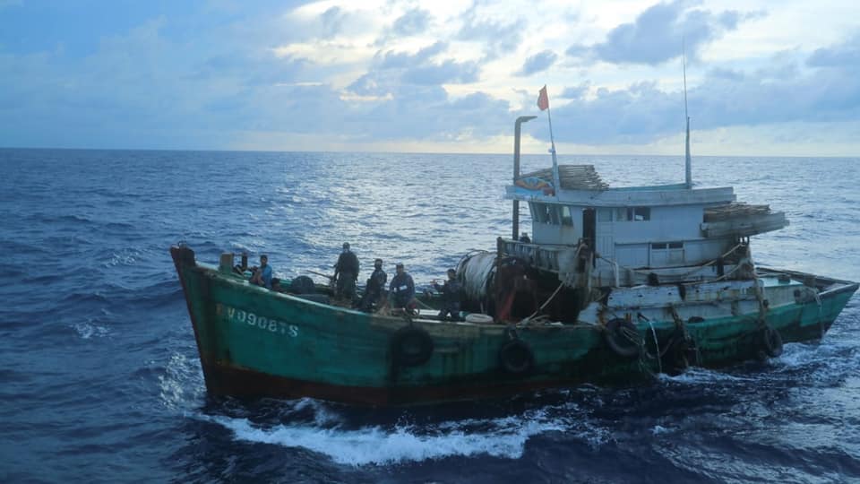 TNI AL, Kembali Tangkap Dua Kapal Ikan Asing Vietnam di Laut Natuna Utara