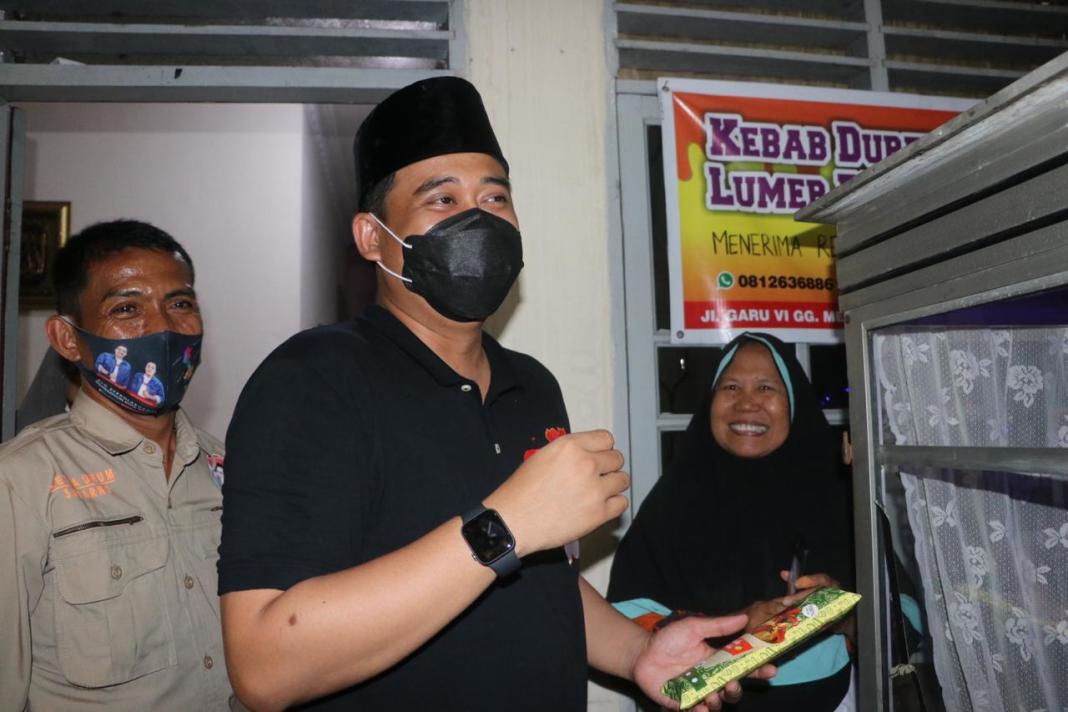 Bobby Nasution Kunjungi Kebab Durian, Penjualan Meroket