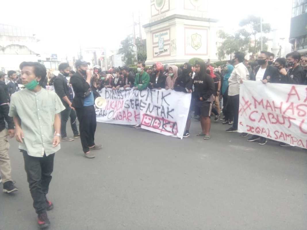 Demo UU Cipta Kerja di Medan, Mahasiswa Sadarkan Masyarakat