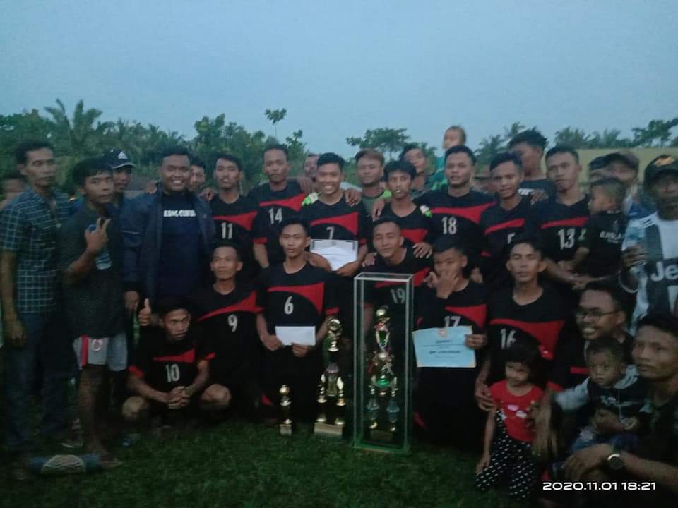 Porpatan FC Desa Karya Maju Tanjung Pura Juara