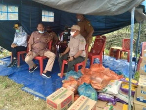Banjir di Babalan dan Sei Lepan Langkat, Wakil Bupati Salurkan Bantuan Sembako (2)