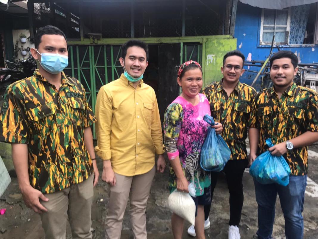 KM-AMPG Medan Berikan Bantuan 500 Paket Sembako untuk Korban Banjir