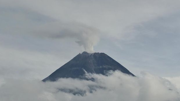 Gunung Merapi-Sinabung Siaga, Anak Krakatau dan Semeru Jadi Waspada
