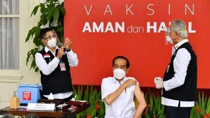 Presiden Jokowi Disuntik Vaksin Covid-19