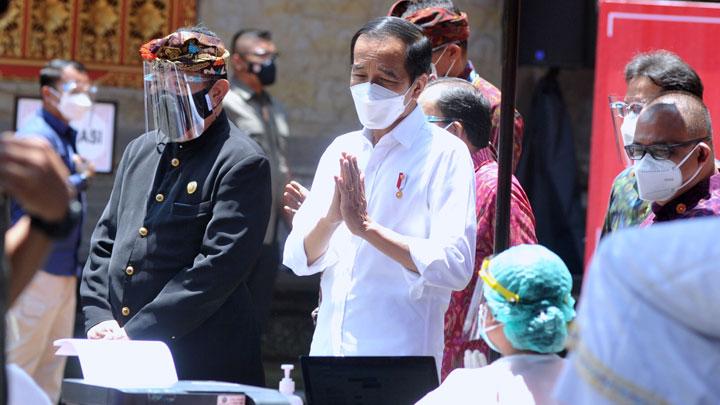 Presiden Jokowi Tinjau Vaksinasi Covid-19 di Bogor
