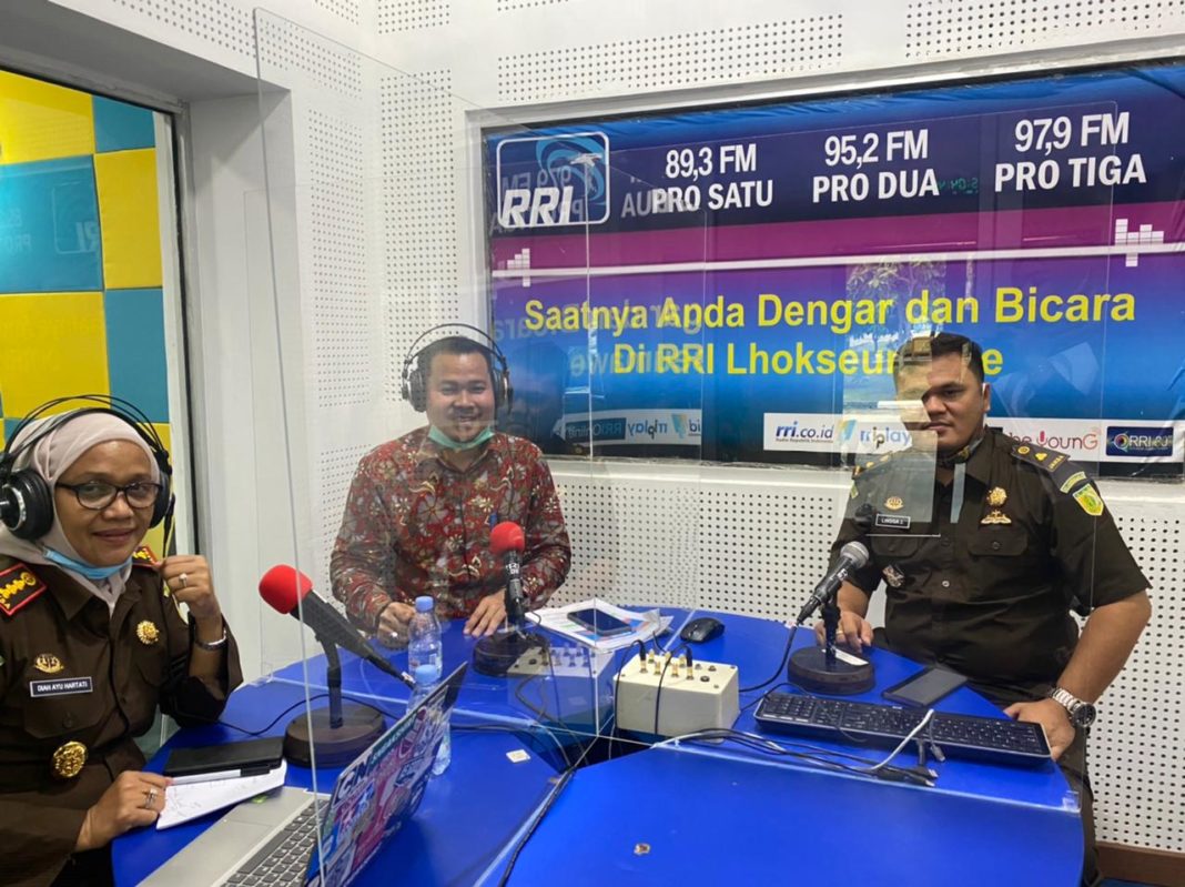 Wakil Dekan III FH Unimal dan Kajari Aceh Utara Jadi Narasumber di Acara Jaksa Menyapa