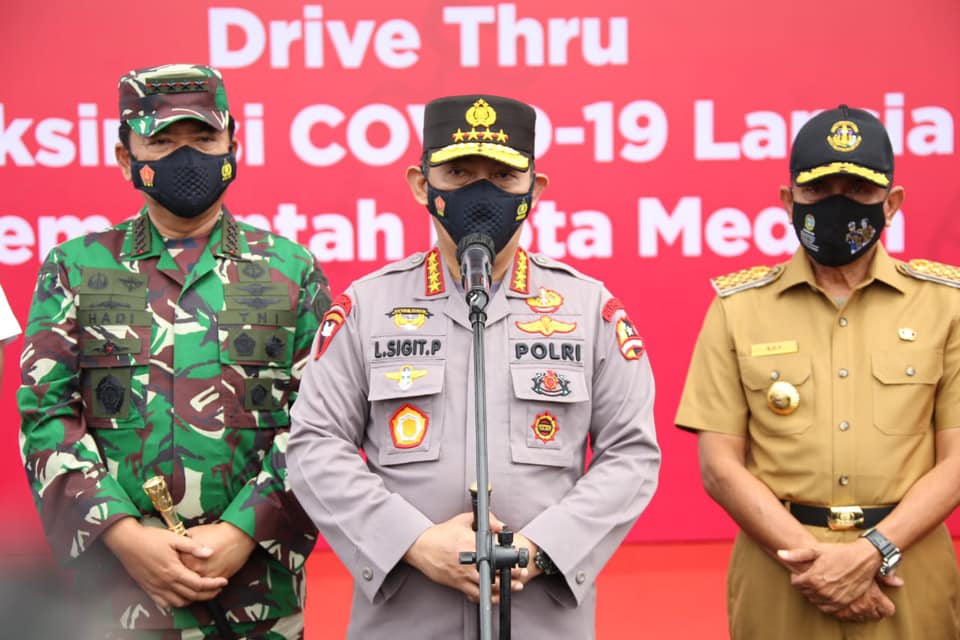 Kapolri dan Panglima TNI Berharap Vaksinasi Drive Thru di Medan Jadi Role Model Wilayah Lain