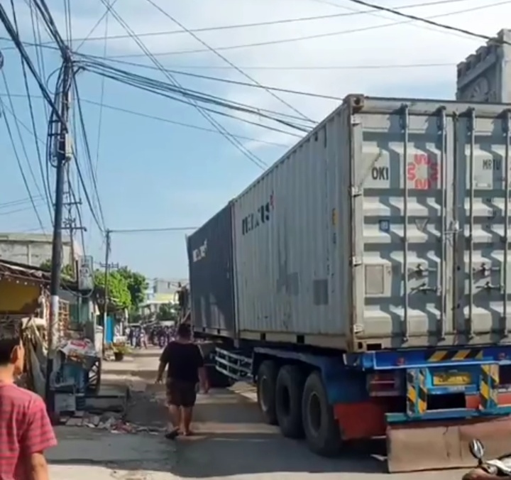 Truck Masuk Kota Rantauprapat