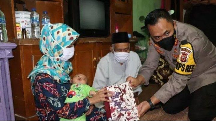 Presiden Jokowi, Beri Titipan untuk Istri Terduga Teroris