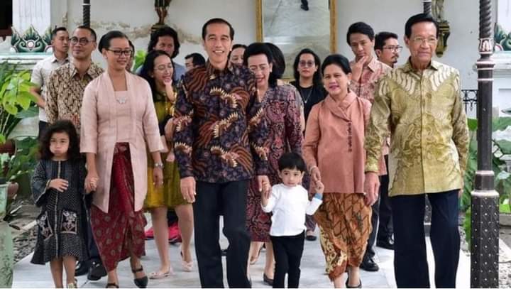 Didukung Jokowi, Raja Jogjakarta Melawan Kadal Gurun Lewat Indonesia Raya