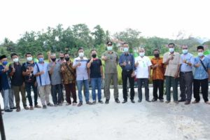 Seiring Visi Misi Meningkatkan Kesejahteraan Petani, Bupati Sijunjung Serahkan Bantuan Alsintan Kepada 19 Kelompok Tani