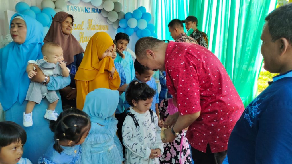 Gerbang Malay Santuni Anak-Anak Desa