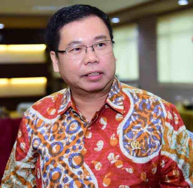 Sofyan Tan Puji Keberanian Rektor USU
