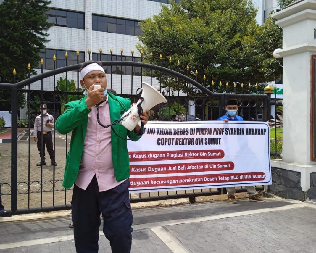 Mahasiswa Adukan Penerimaan Dosen Tetap BLU UIN-SU ke Istana Negara dan Kemenag