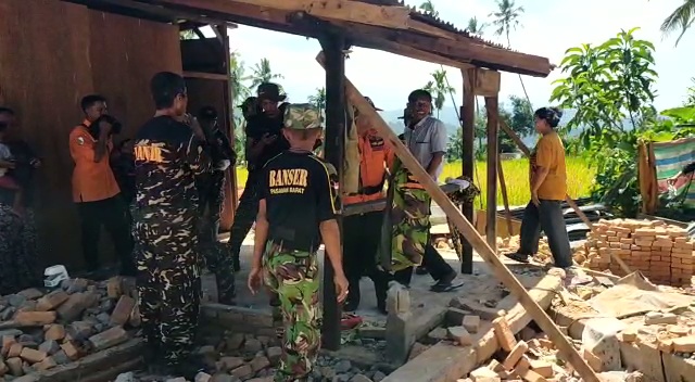 Banser Bagana Sumbar Buat Rumah Hunian Sementara Bagi Warga Terdampak Gempa Pasbar
