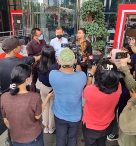 Hilang Tanah Depan Mal Thamrin City Senilai Ro30 M, Kakek 78 Tahun Laporkan Hakim MA dan Panitera ke KPK