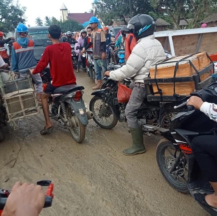 Berlumpur dan Berdebu Jalan Lintas Desa Binjai-Penggalangan, BM PAN Sergai Angkat Suara 