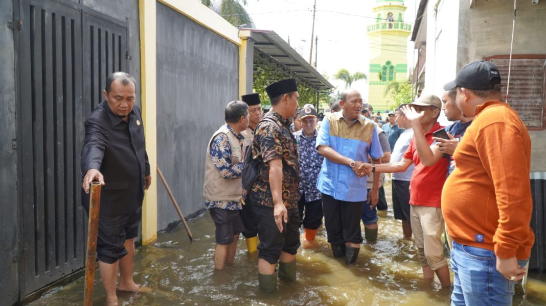 Plt Bupati Langkat, Kunjungi Ribuan Warga Korban Banjir di Tanjungpura dan Besitang