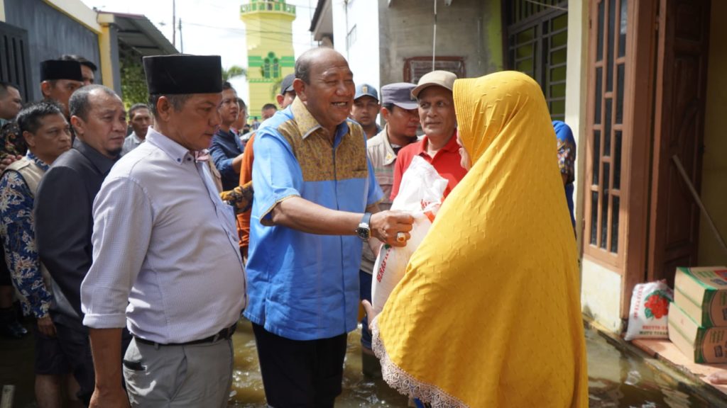 Plt Bupati Langkat, Kunjungi Ribuan Warga Korban Banjir di Tanjungpura dan Besitang 
